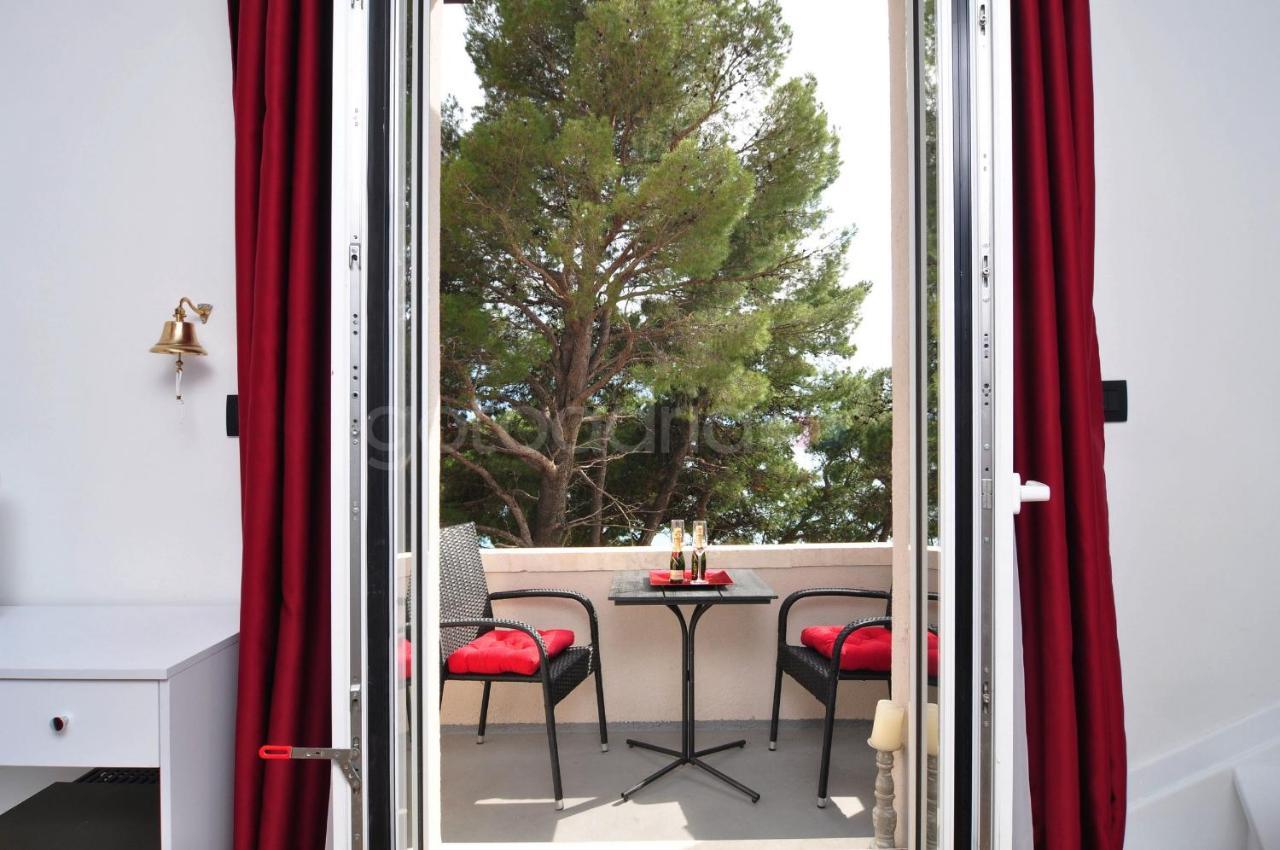 Beachfront Deluxe B&B Макарска Экстерьер фото