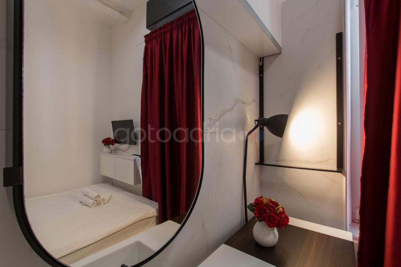 Beachfront Deluxe B&B Макарска Экстерьер фото